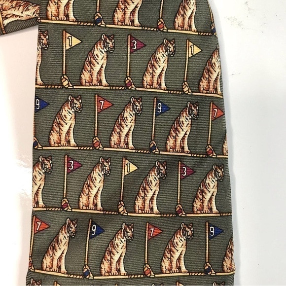 Vintage Golf Tiger Tie BROOKS BROTHERS MAKER 100% Silk Tie - Picture 4 of 9